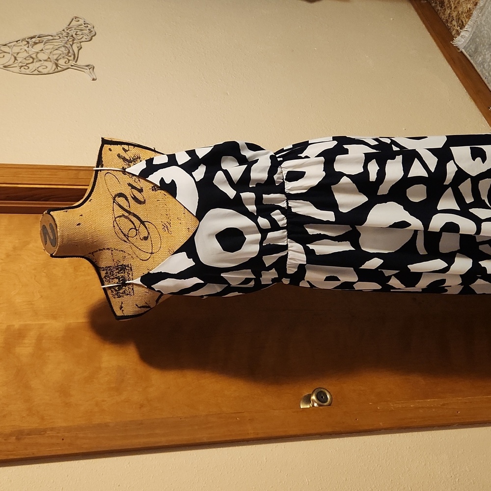 Loft Spagetti Strap Maxi Dress, Cute Back Detail with Leg Slit Size 10